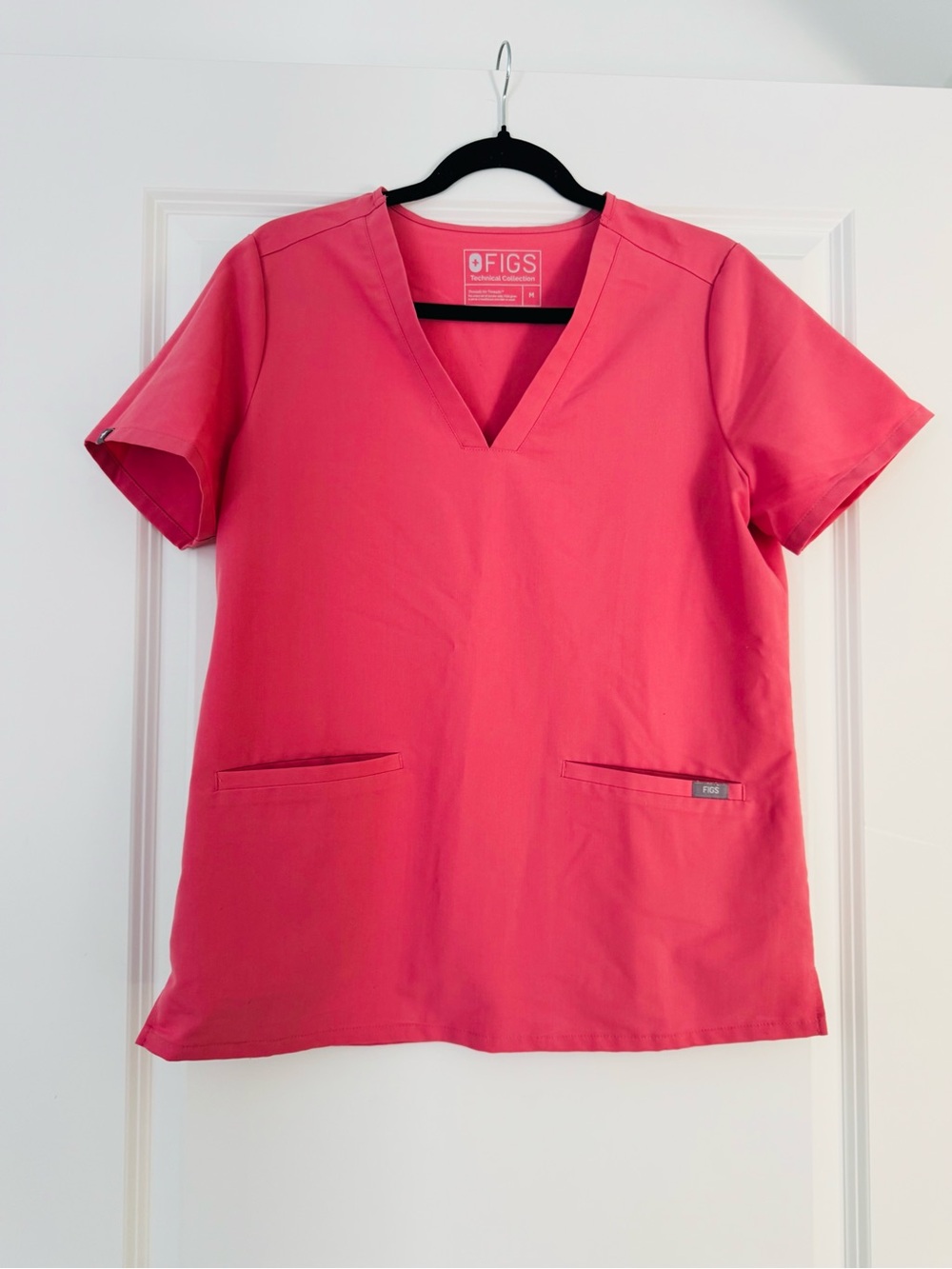FIGS Women's Casma “Beat it Pink” in medium. Worn once.